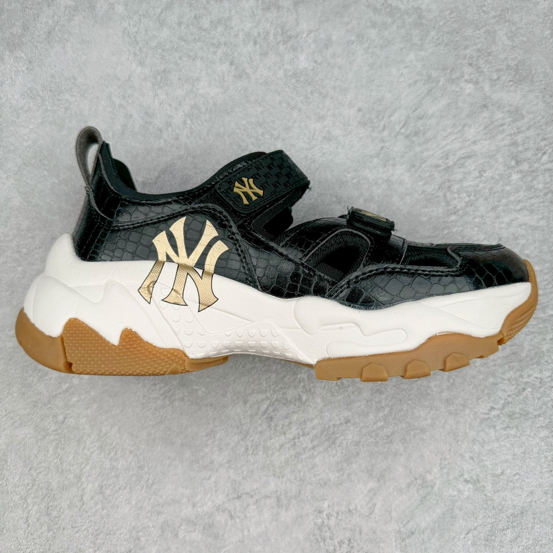 图片[8]-MLB Sandal Chunky Mask 纽约洋基队百搭时尚运动凉鞋 MLB是韩国F&F旗下潮流服装品牌 拥有150年历史的经典传统 是街头文化和国际生活方式的领导者 MLB拥有包括男装、女装、童装、配饰在内的全品类服饰 提供覆盖各性别、各年龄层、From Head to Toe的穿搭装备 其产品结合了韩国的时尚造型与质感 展现了运动服饰也可以兼具时尚潮流的风格 在产品设计上 MLB不仅融合了美国职业棒球大联盟的各当家球队 更结合了棒球运动中的各个元素 复古风范自信控场 复古鞋型率先勾描独特的自我态度 在经典线条与时尚元素的精彩交织下刷新街头复古运动风潮 质感十足兼备卓越的舒适透气性能迎合夏日追求的自在脚感。尺码：36 36.5 37.5 38 38.5 39 40 40.5 41 42 42.5 43 44 45-选品中心