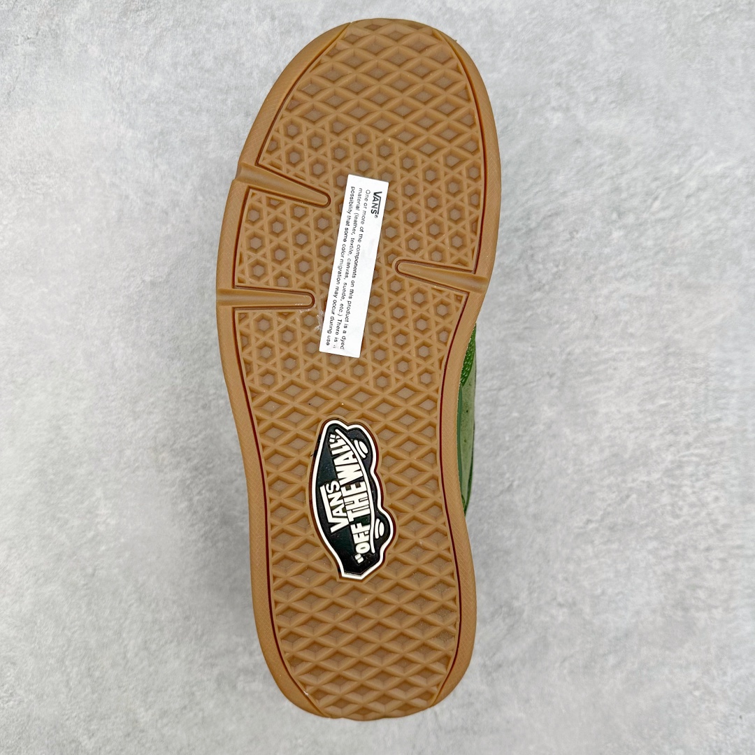 图片[9]-Vans Rowley XLT 系列 范斯官方 减震耐磨复古滑板鞋 Vans 不断坚持延续滑板文化。本次系列以 Rowley XLT 为设计载体，深挖复古元素，推出 Vans Rowley XLT 系列，向滑板文化的致敬。鞋款在设计上，融合了品牌的标志性风格和滑板属性，在为滑板爱好者提供了更加舒适、稳定的滑行体验的同时，也呈现出独特的风格。 尺码：35-45（36.5 38.5 40.5 42.5）正常码-选品中心