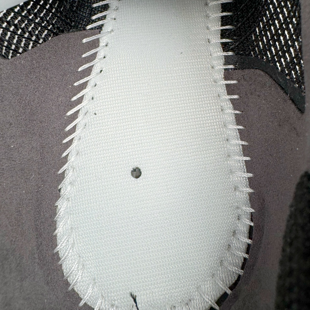 图片[10]-＃纯原 NK ZoomX Vaporfly Next% 马拉松二代跑鞋 内置碳板 鞋面使用了全新 Vaporweave 科技 这种类似蝉翼的材质相比 Flyknit 更加轻薄透气 非对称的鞋带系统和泡棉护垫的加入令舒适度更高 鞋头辅以超大的 Swoosh 点缀 再配上流线型外观设计 时尚感十足 尺码：36 36.5 37.5 38 38.5 39 40 40.5 41 42 42.5 43 44 44.5 45-选品中心