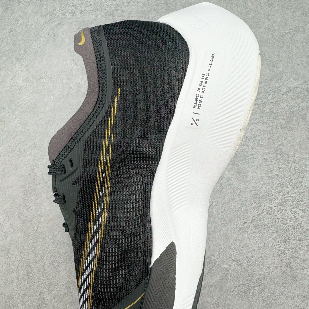 图片[7]-＃纯原 NK ZoomX Vaporfly Next% 马拉松二代跑鞋 内置碳板 鞋面使用了全新 Vaporweave 科技 这种类似蝉翼的材质相比 Flyknit 更加轻薄透气 非对称的鞋带系统和泡棉护垫的加入令舒适度更高 鞋头辅以超大的 Swoosh 点缀 再配上流线型外观设计 时尚感十足 尺码：36 36.5 37.5 38 38.5 39 40 40.5 41 42 42.5 43 44 44.5 45-选品中心