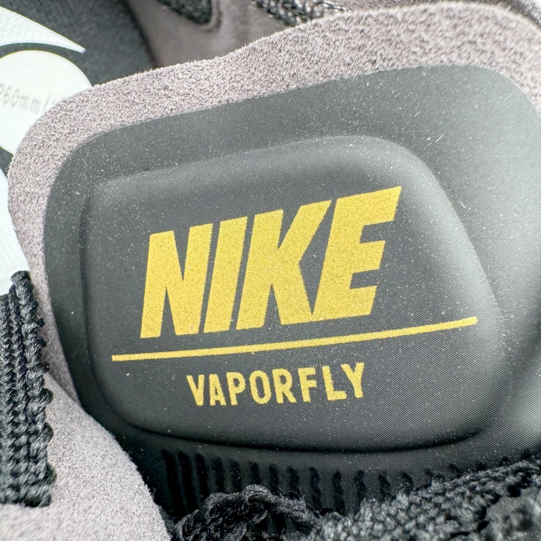 图片[12]-＃纯原 NK ZoomX Vaporfly Next% 马拉松二代跑鞋 内置碳板 鞋面使用了全新 Vaporweave 科技 这种类似蝉翼的材质相比 Flyknit 更加轻薄透气 非对称的鞋带系统和泡棉护垫的加入令舒适度更高 鞋头辅以超大的 Swoosh 点缀 再配上流线型外观设计 时尚感十足 尺码：36 36.5 37.5 38 38.5 39 40 40.5 41 42 42.5 43 44 44.5 45-选品中心