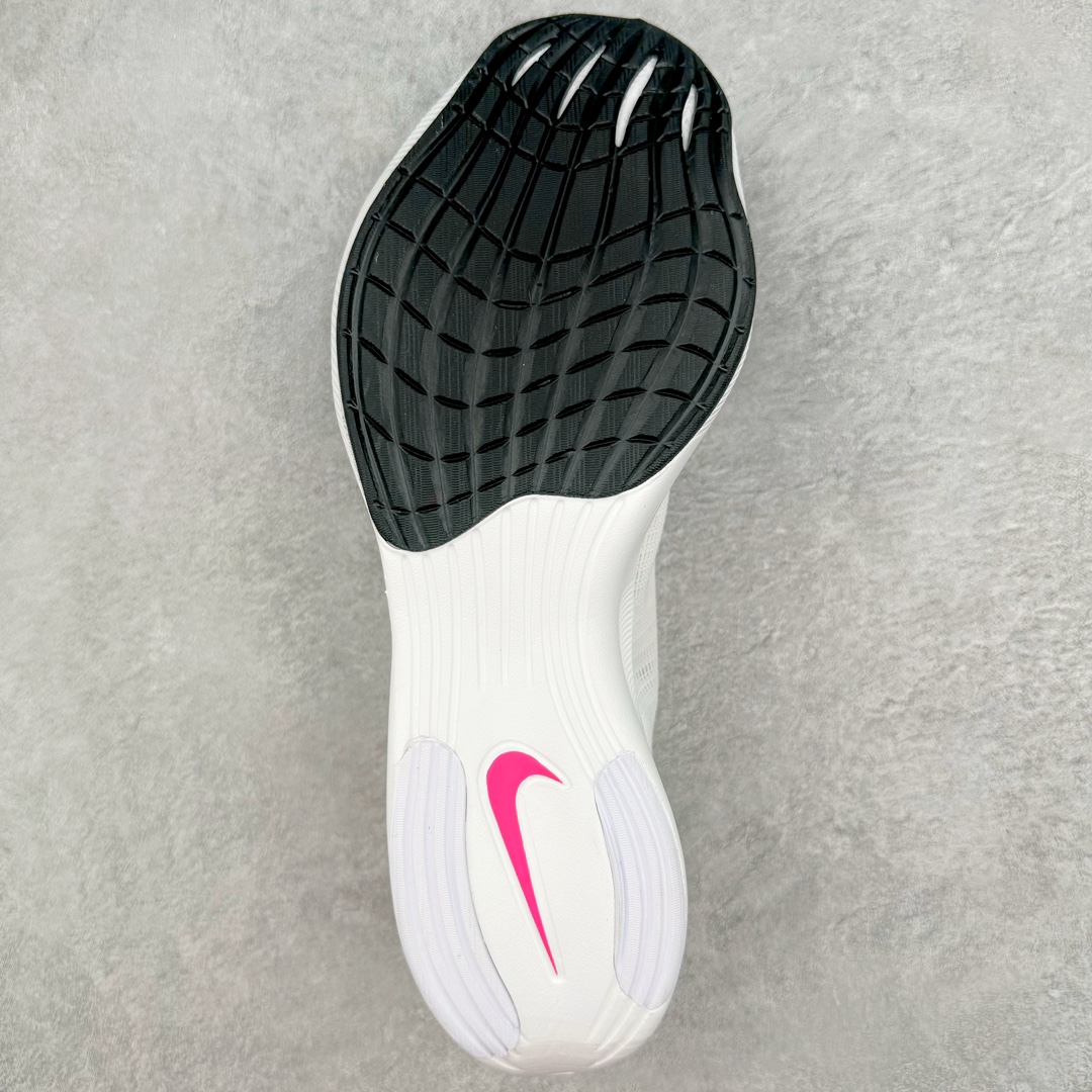 图片[9]-＃纯原 NK ZoomX Vaporfly Next% 马拉松二代跑鞋 内置碳板 鞋面使用了全新 Vaporweave 科技 这种类似蝉翼的材质相比 Flyknit 更加轻薄透气 非对称的鞋带系统和泡棉护垫的加入令舒适度更高 鞋头辅以超大的 Swoosh 点缀 再配上流线型外观设计 时尚感十足 尺码：36 36.5 37.5 38 38.5 39 40 40.5 41 42 42.5 43 44 44.5 45-选品中心