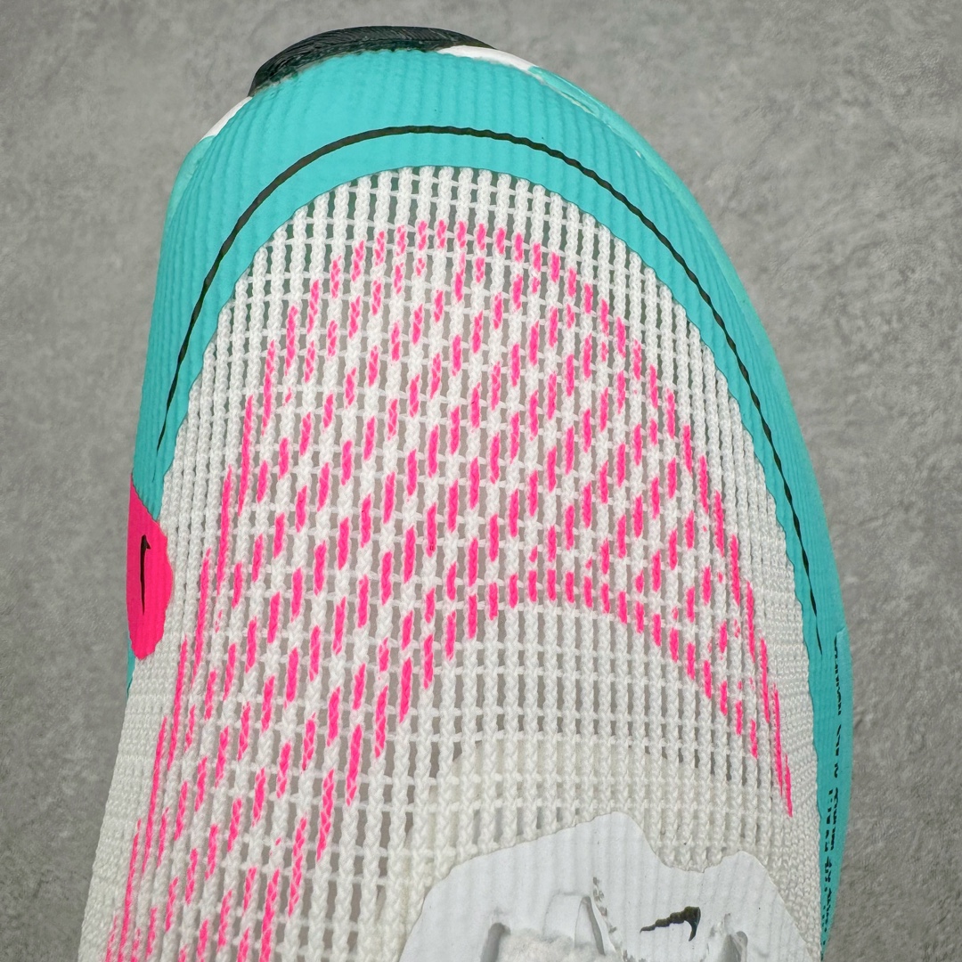图片[11]-＃纯原 NK ZoomX Vaporfly Next% 马拉松二代跑鞋 内置碳板 鞋面使用了全新 Vaporweave 科技 这种类似蝉翼的材质相比 Flyknit 更加轻薄透气 非对称的鞋带系统和泡棉护垫的加入令舒适度更高 鞋头辅以超大的 Swoosh 点缀 再配上流线型外观设计 时尚感十足 尺码：36 36.5 37.5 38 38.5 39 40 40.5 41 42 42.5 43 44 44.5 45-选品中心