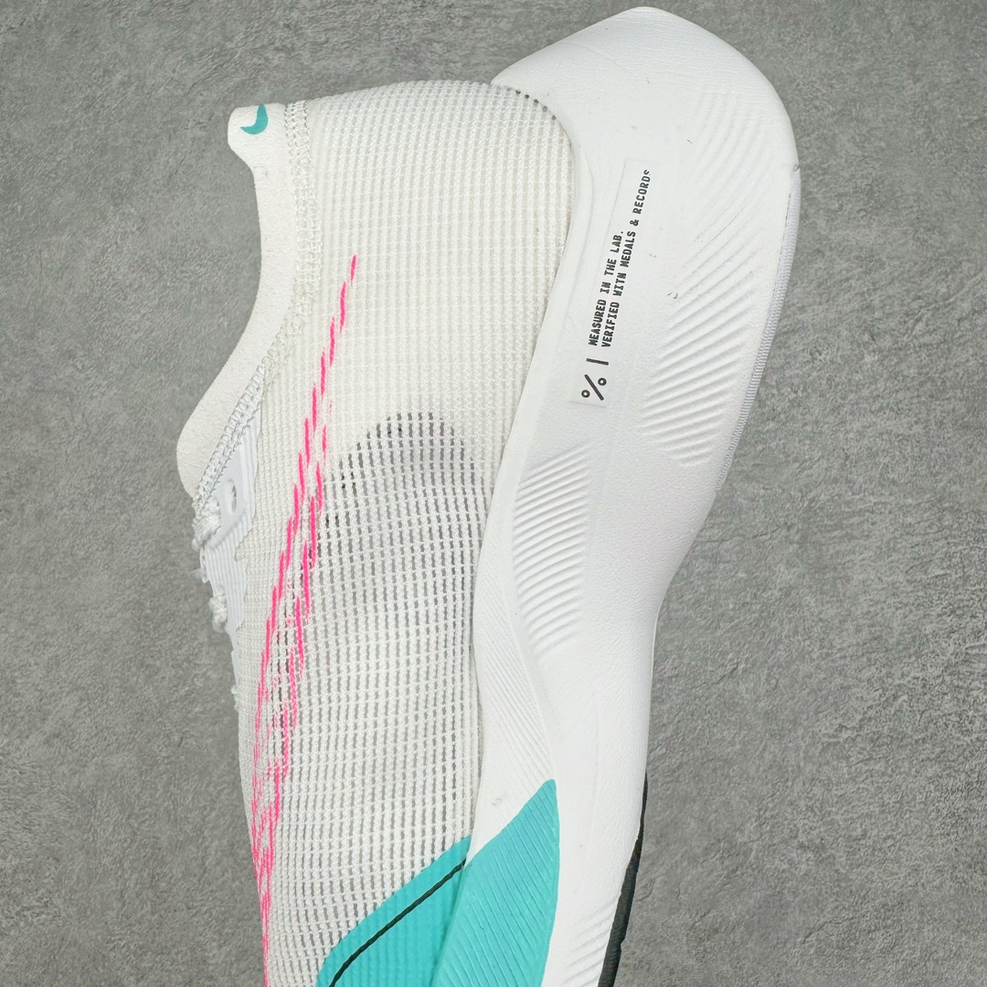 图片[7]-＃纯原 NK ZoomX Vaporfly Next% 马拉松二代跑鞋 内置碳板 鞋面使用了全新 Vaporweave 科技 这种类似蝉翼的材质相比 Flyknit 更加轻薄透气 非对称的鞋带系统和泡棉护垫的加入令舒适度更高 鞋头辅以超大的 Swoosh 点缀 再配上流线型外观设计 时尚感十足 尺码：36 36.5 37.5 38 38.5 39 40 40.5 41 42 42.5 43 44 44.5 45-选品中心
