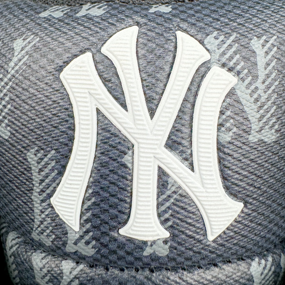 图片[11]-爆火女神显高显腿长款 Korea韩国限定 NY美国榄球洋基队x MLB Chukky Classic 经典老爹风轻量增高厚底百搭休闲运动慢跑鞋“NY大标印花”原楦原纸版数据开发#采用优质轻量克重纤维移膜皮革及透气网面鞋面材质#全新独立4cm厘米外增高轻质发泡大底 尺码：35 36 36.5 37.5 38 38.5 39 40 40.5 41 42 42.5 43 44-选品中心