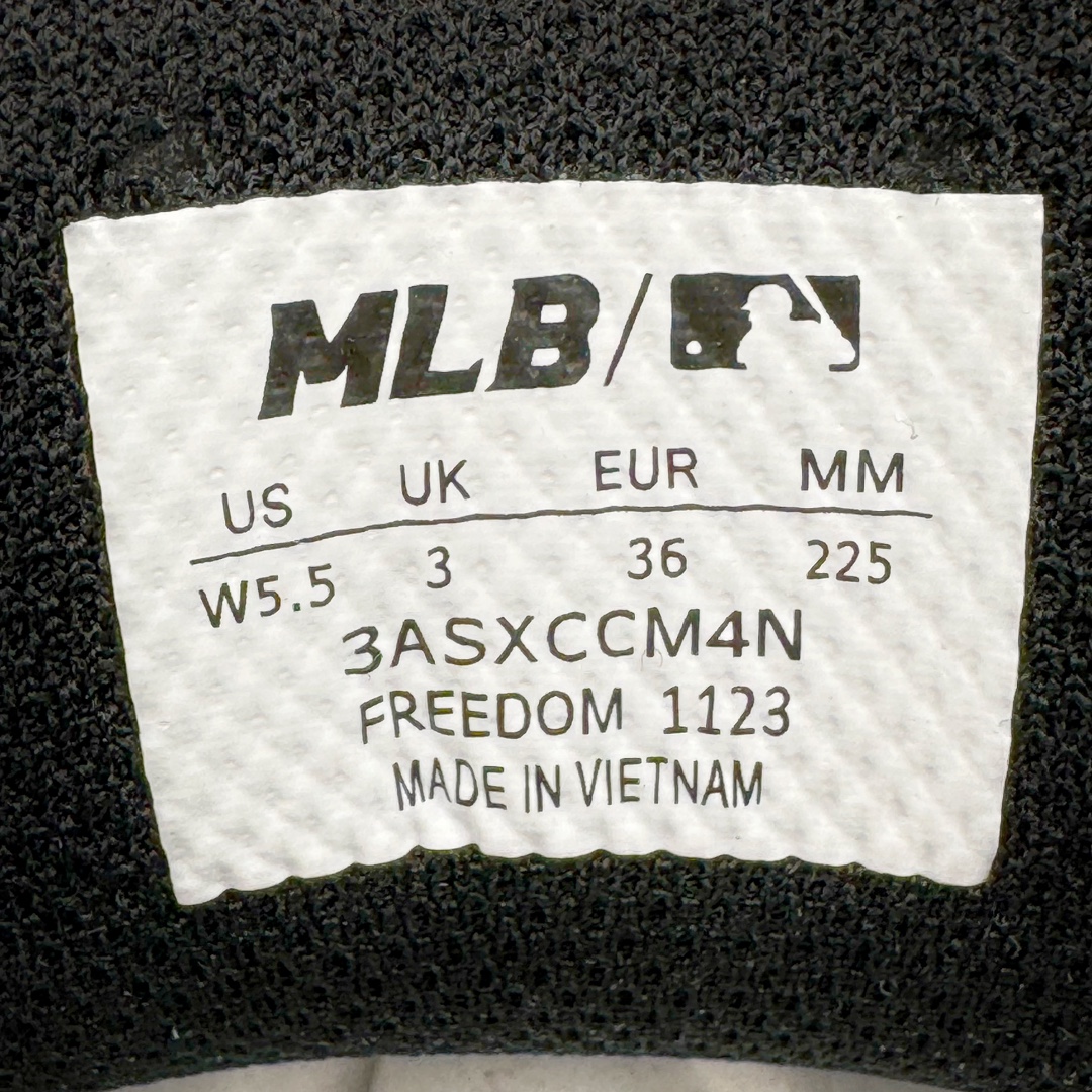 图片[10]-爆火女神显高显腿长款 Korea韩国限定 NY美国榄球洋基队x MLB Chukky Classic 经典老爹风轻量增高厚底百搭休闲运动慢跑鞋“NY大标印花”原楦原纸版数据开发#采用优质轻量克重纤维移膜皮革及透气网面鞋面材质#全新独立4cm厘米外增高轻质发泡大底 尺码：35 36 36.5 37.5 38 38.5 39 40 40.5 41 42 42.5 43 44-选品中心