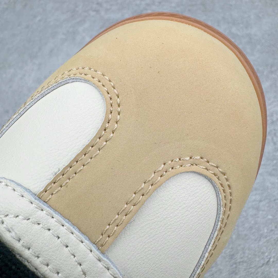 图片[16]-＃PB福利特价 AD Original Samba OG 复古经典轻便板鞋 米白黑 ID0478 口碑大厂出品 品控大底版型不断改良更新 全套原纸板楦头开发 确保原汁原味 完美呈现版型 一比一鞋头弧度高度鞋身弧度 此版本只针对中端市场 皮料材质有所更替 其他数据细节工艺流程均保持一致 绝不口嗨 细节品控鞋型随意对比 正确烫金高频细节 原装纳米超迁皮料 独家私模橡胶大底 原盒原配 这款桑巴鞋展示了高质量的工艺 带有装饰的超锁缝制和无缝的手感 柔软、柔软的皮革造型和标志性的3条纹完成了精致的外观 正规合身鞋带 鞋面上有绒面鞋垫 橡胶鞋底 享受正畸套筒软感 自50年代首次亮相以来就一直在赢得粉丝的青睐 尺码：36 36.5 37.5 38 38.5 39 40 40.5 41 42 42.5 43 44 44.5 45 46-选品中心