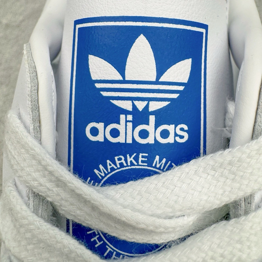 图片[13]-＃PB福利特价 AD Original Samba OG 复古经典轻便板鞋 白绿 IG1024 口碑大厂出品 品控大底版型不断改良更新 全套原纸板楦头开发 确保原汁原味 完美呈现版型 一比一鞋头弧度高度鞋身弧度 此版本只针对中端市场 皮料材质有所更替 其他数据细节工艺流程均保持一致 绝不口嗨 细节品控鞋型随意对比 正确烫金高频细节 原装纳米超迁皮料 独家私模橡胶大底 原盒原配 这款桑巴鞋展示了高质量的工艺 带有装饰的超锁缝制和无缝的手感 柔软、柔软的皮革造型和标志性的3条纹完成了精致的外观 正规合身鞋带 鞋面上有绒面鞋垫 橡胶鞋底 享受正畸套筒软感 自50年代首次亮相以来就一直在赢得粉丝的青睐 尺码：36 36.5 37.5 38 38.5 39 40 40.5 41 42 42.5 43 44 44.5 45 46-选品中心