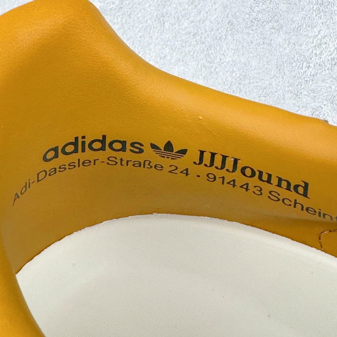 图片[13]-＃PB福利特价 JJJJound x AD Originals Samba Classic\\\”Studded Pack Black\\\”桑巴舞系列绅士德训足球风百搭低帮休闲运动板鞋 联名奶白灰黑 ID8708 口碑大厂出品 品控大底版型不断改良更新 全套原纸板楦头开发 确保原汁原味 完美呈现版型 一比一鞋头弧度高度鞋身弧度 此版本只针对中端市场 皮料材质有所更替 其他数据细节工艺流程均保持一致 绝不口嗨 细节品控鞋型随意对比 正确烫金高频细节 原装纳米超迁皮料 独家私模橡胶大底 原盒原配 这款桑巴鞋展示了高质量的工艺 带有装饰的超锁缝制和无缝的手感 柔软、柔软的皮革造型和标志性的3条纹完成了精致的外观 正规合身鞋带 鞋面上有绒面鞋垫 橡胶鞋底 享受正畸套筒软感 自50年代首次亮相以来就一直在赢得粉丝的青睐 尺码：36 36.5 37.5 38 38.5 39 40 40.5 41 42 42.5 43 44 44.5 45 46-选品中心