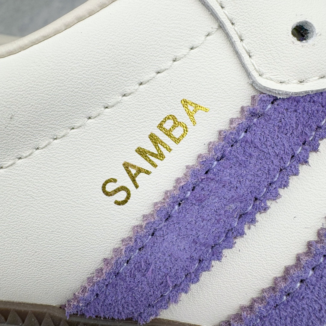图片[12]-＃PB福利特价 AD Original Samba OG 复古经典轻便板鞋 白紫棕 ID8349 口碑大厂出品 品控大底版型不断改良更新 全套原纸板楦头开发 确保原汁原味 完美呈现版型 一比一鞋头弧度高度鞋身弧度 此版本只针对中端市场 皮料材质有所更替 其他数据细节工艺流程均保持一致 绝不口嗨 细节品控鞋型随意对比 正确烫金高频细节 原装纳米超迁皮料 独家私模橡胶大底 原盒原配 这款桑巴鞋展示了高质量的工艺 带有装饰的超锁缝制和无缝的手感 柔软、柔软的皮革造型和标志性的3条纹完成了精致的外观 正规合身鞋带 鞋面上有绒面鞋垫 橡胶鞋底 享受正畸套筒软感 自50年代首次亮相以来就一直在赢得粉丝的青睐 尺码：36 36.5 37.5 38 38.5 39 40 40.5 41 42 42.5 43 44 44.5 45 46-选品中心