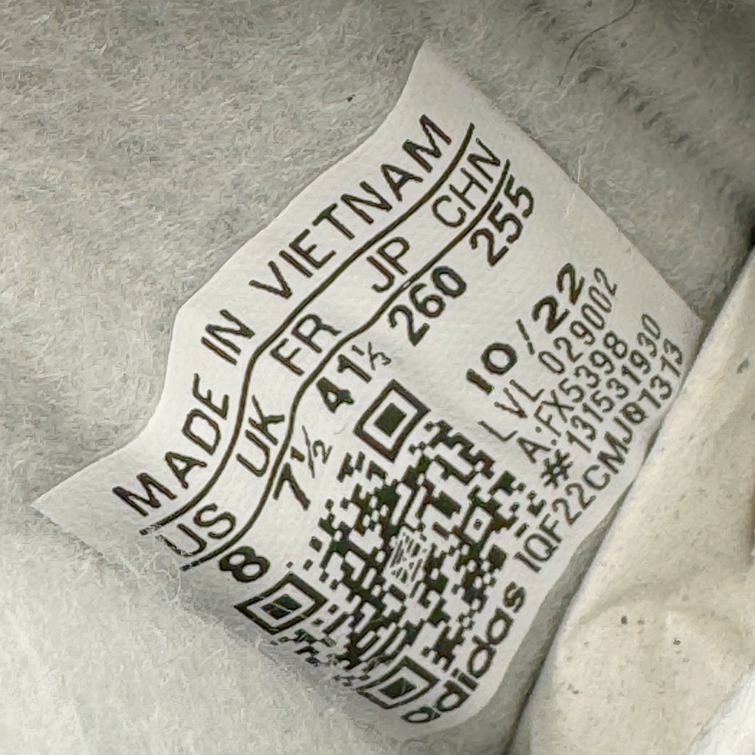 图片[10]-＃PB福利特价 Kith x AD Original Samba OG 复古经典轻便板鞋 联名白绿 FX5398 口碑大厂出品 品控大底版型不断改良更新 全套原纸板楦头开发 确保原汁原味 完美呈现版型 一比一鞋头弧度高度鞋身弧度 此版本只针对中端市场 皮料材质有所更替 其他数据细节工艺流程均保持一致 绝不口嗨 细节品控鞋型随意对比 正确烫金高频细节 原装纳米超迁皮料 独家私模橡胶大底 原盒原配 这款桑巴鞋展示了高质量的工艺 带有装饰的超锁缝制和无缝的手感 柔软、柔软的皮革造型和标志性的3条纹完成了精致的外观 正规合身鞋带 鞋面上有绒面鞋垫 橡胶鞋底 享受正畸套筒软感 自50年代首次亮相以来就一直在赢得粉丝的青睐 尺码：36 36.5 37.5 38 38.5 39 40 40.5 41 42 42.5 43 44 44.5 45 46-选品中心