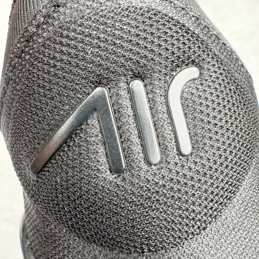 图片[13]-＃福利特价 NK React Air Max 270 混合科技后掌半气垫慢跑鞋 设计灵感源自两款搭载大型AIR缓震配置的经典鞋款 该鞋款后跟增加NK大型AIR气垫缔造柔软脚感 兼具非凡优质外观和出色穿着体验 性能出众的一双跑步鞋 时尚的一体鞋面高频搭配编织条纹 动感且活力满满 性能也非常强悍 尺码：36 36.5 37.5 38 38.5 39 40 40.5 41 42 42.5 43 44 44.5 45-选品中心