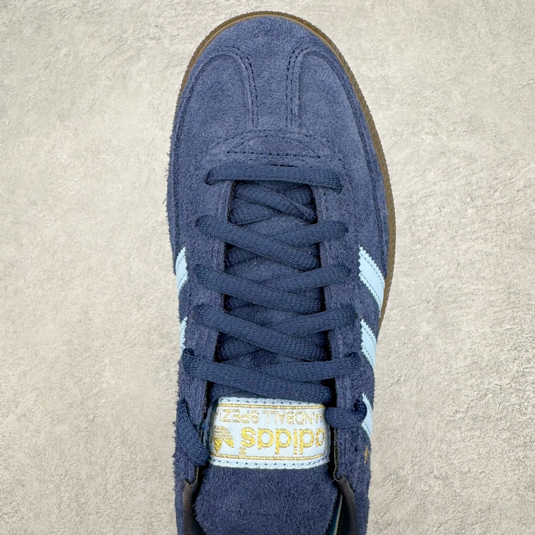 图片[4]-＃S2纯原 AD Originals Handball SPZL 手球运动员系列百搭休闲运动板鞋 深蓝 BD7633 口碑大厂出品 品控大底版型不断改良更新 原厂皮料 原装过验内外标加持 全套原纸板楦头开发 确保原汁原味 完美呈现桑巴版型 一比一鞋头弧度高度鞋身弧度 数据细节工艺流程均保持一致 这款来自阿迪达斯的这款HANDBALL SPZL前身是一双手球运动鞋 这一次拿来复刻 所以鞋面的主要色彩选用了黑色 鞋面外侧除了Spezial字母之外还有三叶草标志 Handball SPZL作为复古手球训练鞋与作为室内足球鞋的Samba有着异曲同工之处 但是质感更为出众的鞋身以及丰富的配色选择比起Samba来讲可以说是更胜一筹了 尺码：36 36⅔ 37⅓ 38 38⅔ 39⅓ 40 40⅔ 41⅓ 42 42⅔ 43⅓ 44 45-选品中心