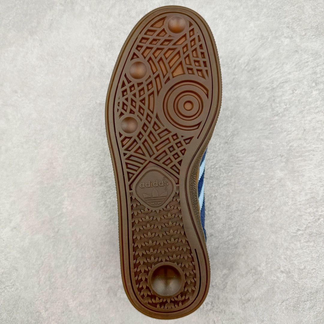 图片[9]-＃S2纯原 AD Originals Handball SPZL 手球运动员系列百搭休闲运动板鞋 深蓝 BD7633 口碑大厂出品 品控大底版型不断改良更新 原厂皮料 原装过验内外标加持 全套原纸板楦头开发 确保原汁原味 完美呈现桑巴版型 一比一鞋头弧度高度鞋身弧度 数据细节工艺流程均保持一致 这款来自阿迪达斯的这款HANDBALL SPZL前身是一双手球运动鞋 这一次拿来复刻 所以鞋面的主要色彩选用了黑色 鞋面外侧除了Spezial字母之外还有三叶草标志 Handball SPZL作为复古手球训练鞋与作为室内足球鞋的Samba有着异曲同工之处 但是质感更为出众的鞋身以及丰富的配色选择比起Samba来讲可以说是更胜一筹了 尺码：36 36⅔ 37⅓ 38 38⅔ 39⅓ 40 40⅔ 41⅓ 42 42⅔ 43⅓ 44 45-选品中心