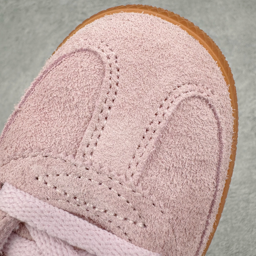 图片[15]-＃S2纯原 AD Originals Handball SPZL 手球运动员系列百搭休闲运动板鞋 粉黑 IF6561 口碑大厂出品 品控大底版型不断改良更新 原厂皮料 原装过验内外标加持 全套原纸板楦头开发 确保原汁原味 完美呈现桑巴版型 一比一鞋头弧度高度鞋身弧度 数据细节工艺流程均保持一致 这款来自阿迪达斯的这款HANDBALL SPZL前身是一双手球运动鞋 这一次拿来复刻 所以鞋面的主要色彩选用了黑色 鞋面外侧除了Spezial字母之外还有三叶草标志 Handball SPZL作为复古手球训练鞋与作为室内足球鞋的Samba有着异曲同工之处 但是质感更为出众的鞋身以及丰富的配色选择比起Samba来讲可以说是更胜一筹了 尺码：36 36⅔ 37⅓ 38 38⅔ 39⅓ 40 40⅔ 41⅓ 42 42⅔ 43⅓ 44 45-选品中心