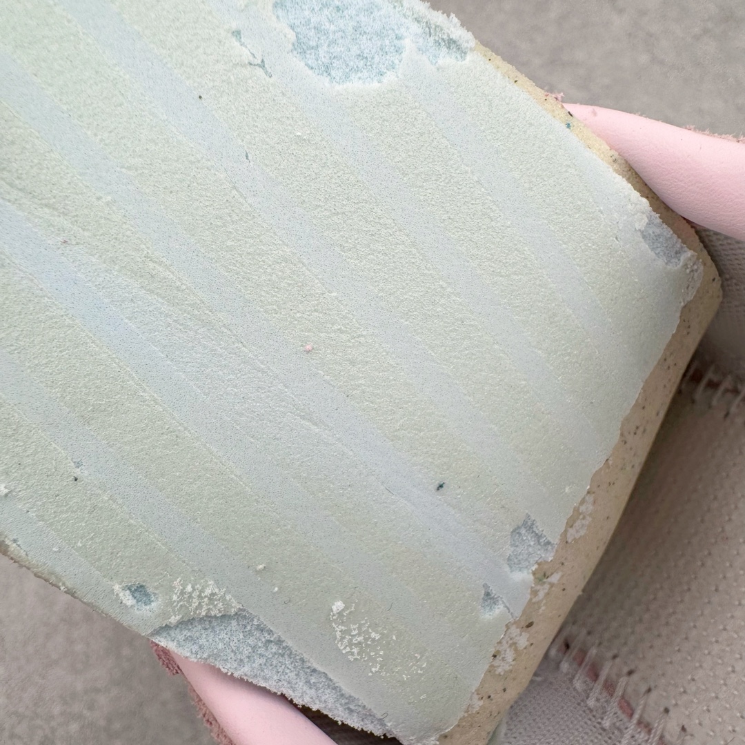 图片[11]-＃S2纯原 AD Originals Handball SPZL 手球运动员系列百搭休闲运动板鞋 粉黑 IF6561 口碑大厂出品 品控大底版型不断改良更新 原厂皮料 原装过验内外标加持 全套原纸板楦头开发 确保原汁原味 完美呈现桑巴版型 一比一鞋头弧度高度鞋身弧度 数据细节工艺流程均保持一致 这款来自阿迪达斯的这款HANDBALL SPZL前身是一双手球运动鞋 这一次拿来复刻 所以鞋面的主要色彩选用了黑色 鞋面外侧除了Spezial字母之外还有三叶草标志 Handball SPZL作为复古手球训练鞋与作为室内足球鞋的Samba有着异曲同工之处 但是质感更为出众的鞋身以及丰富的配色选择比起Samba来讲可以说是更胜一筹了 尺码：36 36⅔ 37⅓ 38 38⅔ 39⅓ 40 40⅔ 41⅓ 42 42⅔ 43⅓ 44 45-选品中心