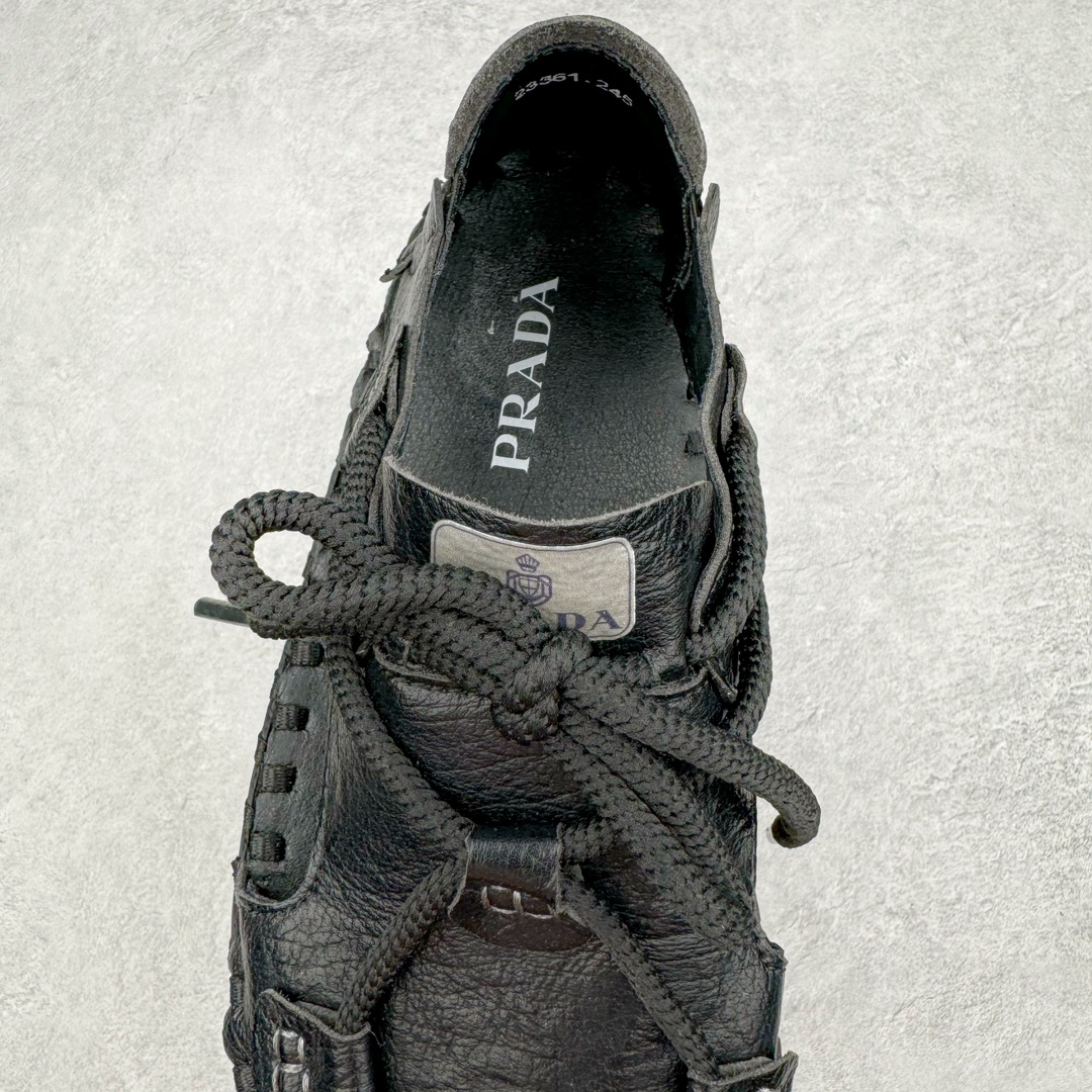 图片[5]-Prada普拉达2024最新春夏锯齿罗马超轻厚底橡胶凉鞋 复古时髦前卫鞋底搭配橡胶鞋面，让整双鞋轻便舒适 鲜艳色彩 满足不同风格时髦人士的多种选择 标志性金属三角标搭配古沙滩凉鞋造型 每一个设计元素都踩在时髦点上 尺码：38-44-选品中心