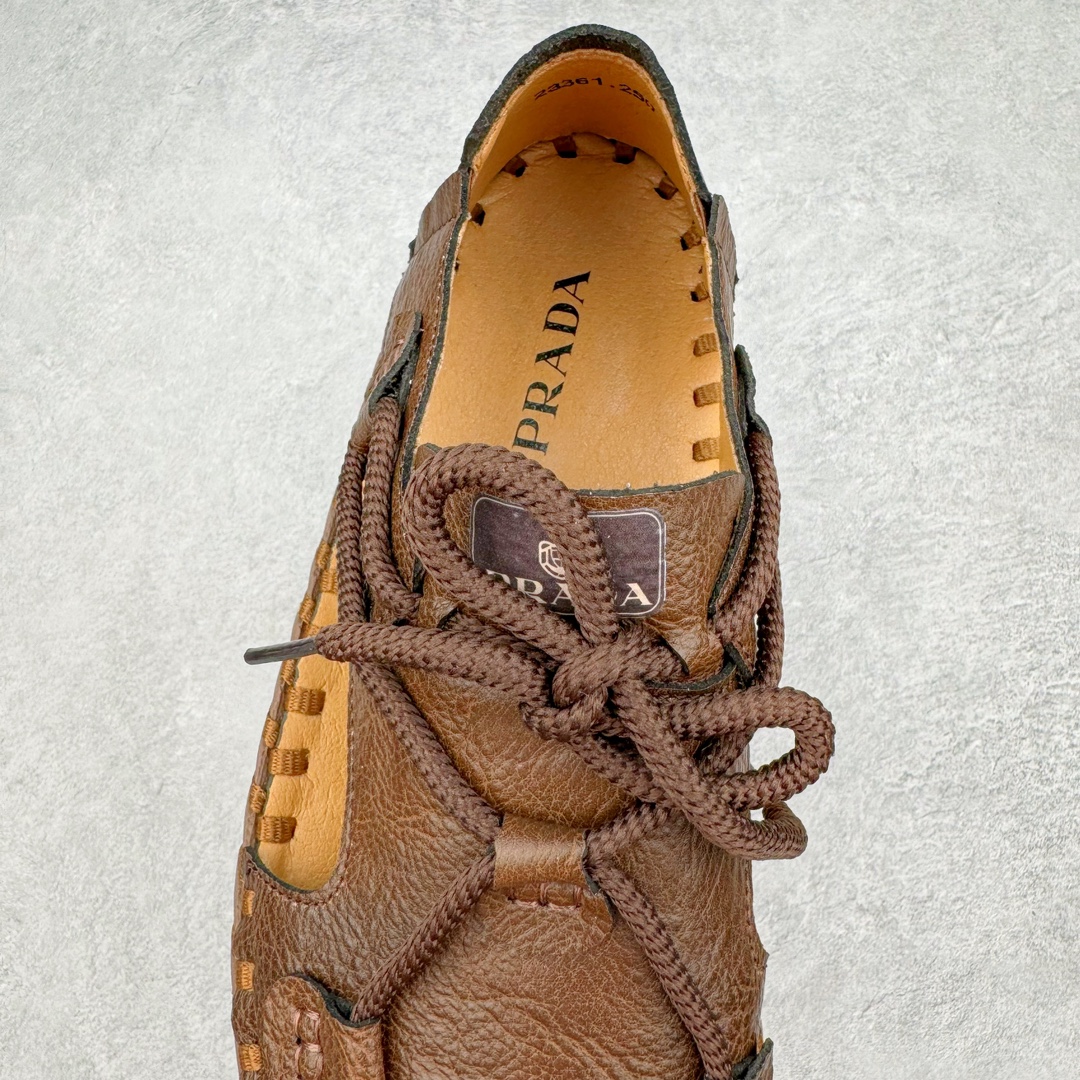 图片[5]-Prada普拉达2024最新春夏锯齿罗马超轻厚底橡胶凉鞋 复古时髦前卫鞋底搭配橡胶鞋面，让整双鞋轻便舒适 鲜艳色彩 满足不同风格时髦人士的多种选择 标志性金属三角标搭配古沙滩凉鞋造型 每一个设计元素都踩在时髦点上 尺码：38-44-选品中心