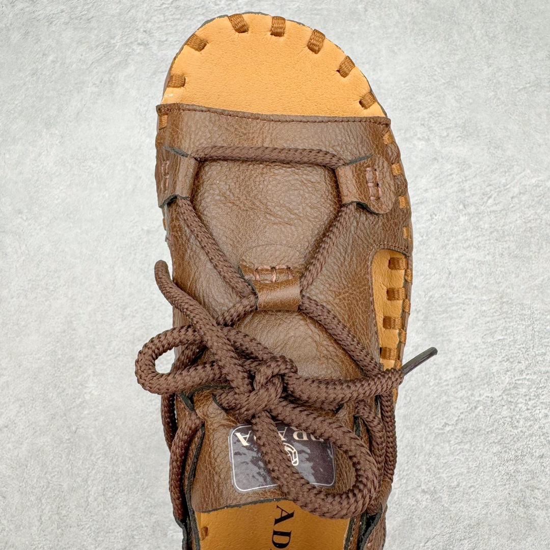 图片[4]-Prada普拉达2024最新春夏锯齿罗马超轻厚底橡胶凉鞋 复古时髦前卫鞋底搭配橡胶鞋面，让整双鞋轻便舒适 鲜艳色彩 满足不同风格时髦人士的多种选择 标志性金属三角标搭配古沙滩凉鞋造型 每一个设计元素都踩在时髦点上 尺码：38-44-选品中心