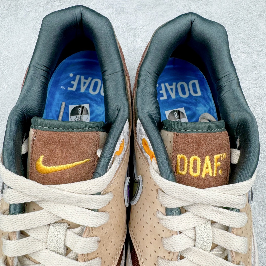 图片[11]-＃K版纯原 Division Street x Nike Air Max 1 初代复古气垫慢跑鞋 DS联名 HQ2640-200 以鞋圈知名度贼高的 Oregon Ducks 为设计主题 在经典的 Air Max 1 框架上 设计师直接在材质方面疯狂堆料 配合上多种多样的花纹 属于俄勒冈鸭的味道 简直快要从屏幕溢出来了 超高设计规格带来的 当然就是超高的辨识度 穿上街就是标准的视线减速带 尺码：36 36.5 37.5 38 38.5 39 40 40.5 41 42 42.5 43 44 44.5 45 46 47.5-选品中心