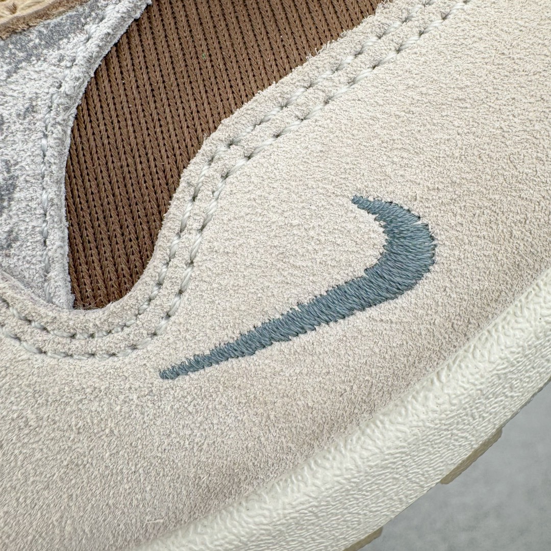 图片[17]-＃K版纯原 Division Street x Nike Air Max 1 初代复古气垫慢跑鞋 DS联名 HQ2640-200 以鞋圈知名度贼高的 Oregon Ducks 为设计主题 在经典的 Air Max 1 框架上 设计师直接在材质方面疯狂堆料 配合上多种多样的花纹 属于俄勒冈鸭的味道 简直快要从屏幕溢出来了 超高设计规格带来的 当然就是超高的辨识度 穿上街就是标准的视线减速带 尺码：36 36.5 37.5 38 38.5 39 40 40.5 41 42 42.5 43 44 44.5 45 46 47.5-选品中心