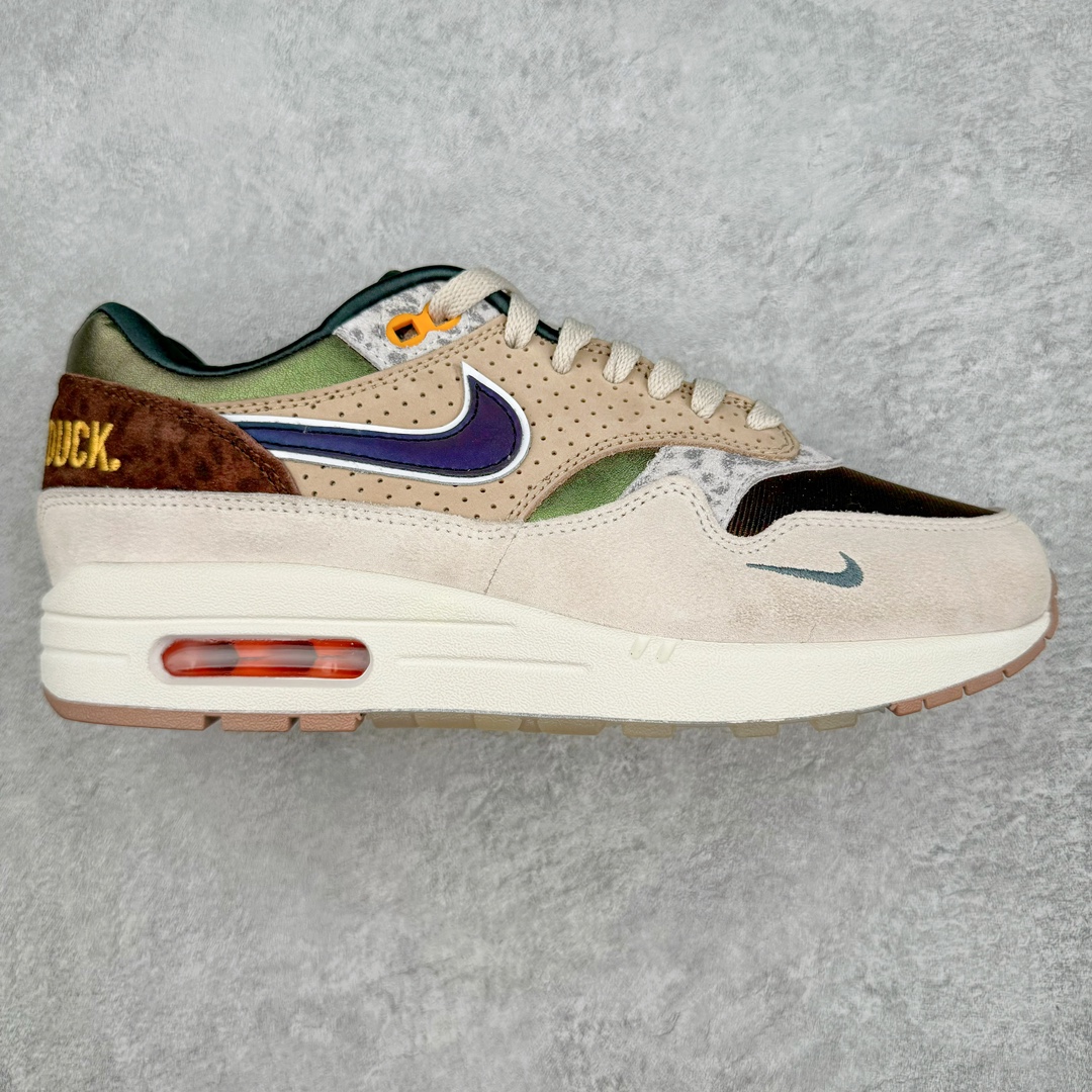 ＃K版纯原 Division Street x Nike Air Max 1 初代复古气垫慢跑鞋 DS联名 HQ2640-200 以鞋圈知名度贼高的 Oregon Ducks 为设计主题 在经典的 Air Max 1 框架上 设计师直接在材质方面疯狂堆料 配合上多种多样的花纹 属于俄勒冈鸭的味道 简直快要从屏幕溢出来了 超高设计规格带来的 当然就是超高的辨识度 穿上街就是标准的视线减速带 尺码：36 36.5 37.5 38 38.5 39 40 40.5 41 42 42.5 43 44 44.5 45 46 47.5-选品中心