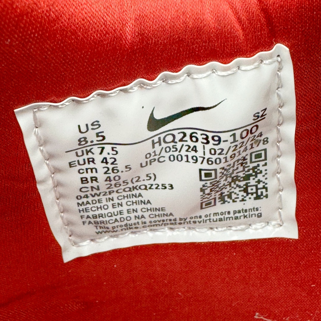 图片[19]-＃K版纯原 Division Street x Nike Air Max 1 初代复古气垫慢跑鞋 DS联名 HQ2639-100 以鞋圈知名度贼高的 Oregon Ducks 为设计主题 在经典的 Air Max 1 框架上 设计师直接在材质方面疯狂堆料 配合上多种多样的花纹 属于俄勒冈鸭的味道 简直快要从屏幕溢出来了 超高设计规格带来的 当然就是超高的辨识度 穿上街就是标准的视线减速带 尺码：36 36.5 37.5 38 38.5 39 40 40.5 41 42 42.5 43 44 44.5 45 46 47.5-选品中心