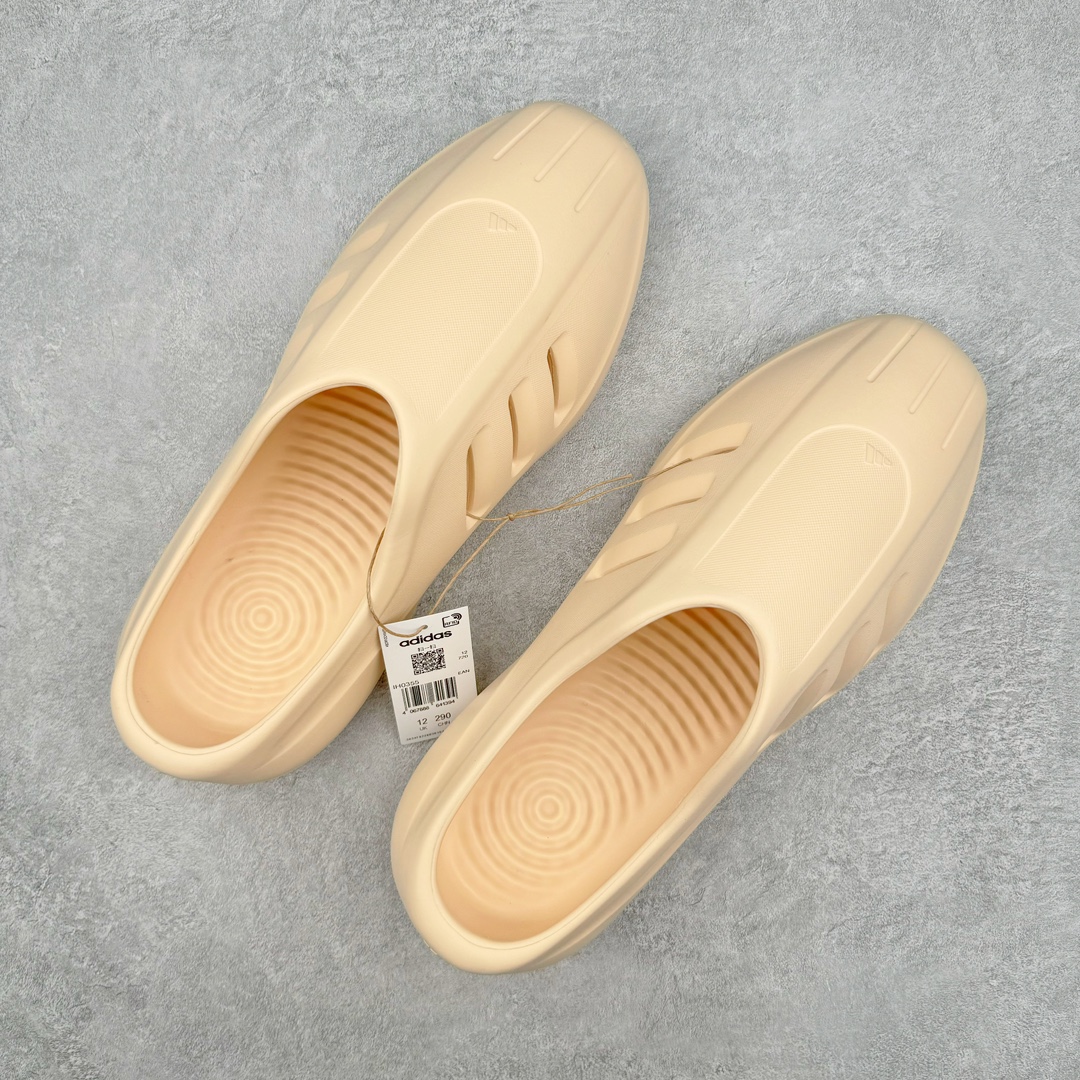 图片[3]-＃Lw纯原 AD adiFOM Ilinfnity Mule 003 穆勒风慵懒惬意防磨包头拖鞋 米白 IH0355 重金购入原鞋及原档案磨具生产指令开发 鞋头部位凹凸有致 横向大面积波浪纹理 Logo 凹凸明显 轮廓分明 描漆定位精准 公整无偏差不溢出 LOGO内侧钢印清晰工整 原厂磨具全鞋无多余毛边 同源公司EVA粒子环保塑料 原厂指令配方 无任何异味 弹性卡色均保持原鞋一致 匠心打造 鞋口弧度大小 鞋面色泽质感同步原鞋 LOGO内侧钢印清晰工整 中底部分带原厂钢印编号 原厂Ortholite欧斯莱鞋垫 区别掉渣海玻璃鞋垫 吸汗防臭的效果无法相提并论 原厂定制原标 同比ZP 符合人体设计 独家开发至48码 尺码：35 36 37 38 39 40 41 42 43 44 45 46 47 48-选品中心