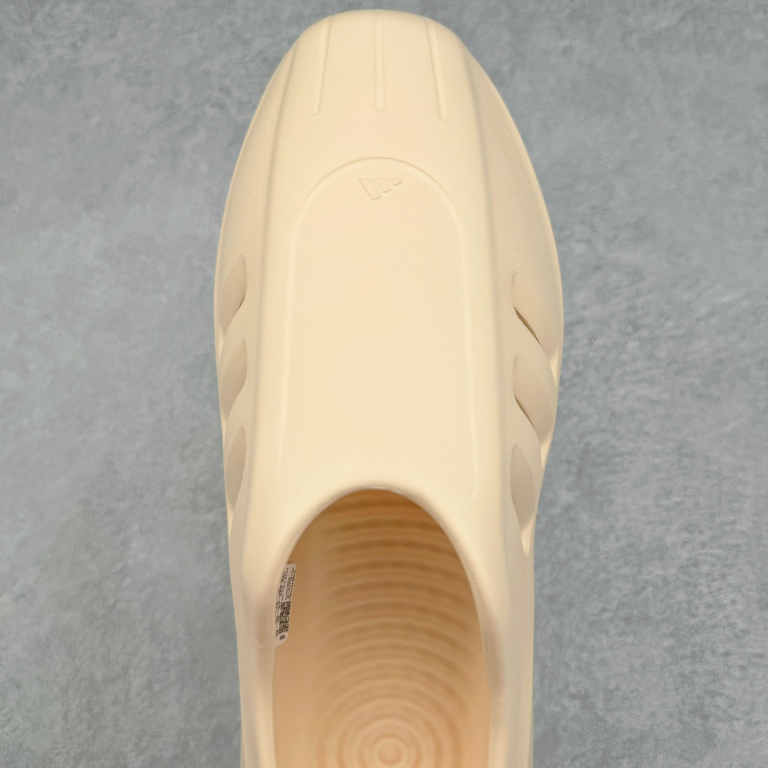 图片[4]-＃Lw纯原 AD adiFOM Ilinfnity Mule 003 穆勒风慵懒惬意防磨包头拖鞋 米白 IH0355 重金购入原鞋及原档案磨具生产指令开发 鞋头部位凹凸有致 横向大面积波浪纹理 Logo 凹凸明显 轮廓分明 描漆定位精准 公整无偏差不溢出 LOGO内侧钢印清晰工整 原厂磨具全鞋无多余毛边 同源公司EVA粒子环保塑料 原厂指令配方 无任何异味 弹性卡色均保持原鞋一致 匠心打造 鞋口弧度大小 鞋面色泽质感同步原鞋 LOGO内侧钢印清晰工整 中底部分带原厂钢印编号 原厂Ortholite欧斯莱鞋垫 区别掉渣海玻璃鞋垫 吸汗防臭的效果无法相提并论 原厂定制原标 同比ZP 符合人体设计 独家开发至48码 尺码：35 36 37 38 39 40 41 42 43 44 45 46 47 48-选品中心