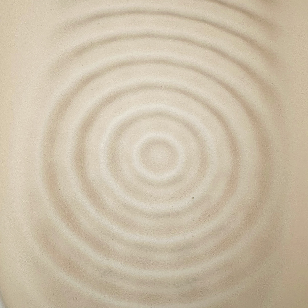 图片[13]-＃Lw纯原 AD adiFOM Ilinfnity Mule 003 穆勒风慵懒惬意防磨包头拖鞋 米白 IH0355 重金购入原鞋及原档案磨具生产指令开发 鞋头部位凹凸有致 横向大面积波浪纹理 Logo 凹凸明显 轮廓分明 描漆定位精准 公整无偏差不溢出 LOGO内侧钢印清晰工整 原厂磨具全鞋无多余毛边 同源公司EVA粒子环保塑料 原厂指令配方 无任何异味 弹性卡色均保持原鞋一致 匠心打造 鞋口弧度大小 鞋面色泽质感同步原鞋 LOGO内侧钢印清晰工整 中底部分带原厂钢印编号 原厂Ortholite欧斯莱鞋垫 区别掉渣海玻璃鞋垫 吸汗防臭的效果无法相提并论 原厂定制原标 同比ZP 符合人体设计 独家开发至48码 尺码：35 36 37 38 39 40 41 42 43 44 45 46 47 48-选品中心