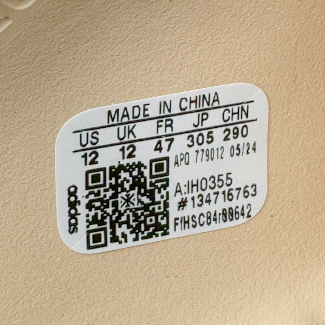 图片[15]-＃Lw纯原 AD adiFOM Ilinfnity Mule 003 穆勒风慵懒惬意防磨包头拖鞋 米白 IH0355 重金购入原鞋及原档案磨具生产指令开发 鞋头部位凹凸有致 横向大面积波浪纹理 Logo 凹凸明显 轮廓分明 描漆定位精准 公整无偏差不溢出 LOGO内侧钢印清晰工整 原厂磨具全鞋无多余毛边 同源公司EVA粒子环保塑料 原厂指令配方 无任何异味 弹性卡色均保持原鞋一致 匠心打造 鞋口弧度大小 鞋面色泽质感同步原鞋 LOGO内侧钢印清晰工整 中底部分带原厂钢印编号 原厂Ortholite欧斯莱鞋垫 区别掉渣海玻璃鞋垫 吸汗防臭的效果无法相提并论 原厂定制原标 同比ZP 符合人体设计 独家开发至48码 尺码：35 36 37 38 39 40 41 42 43 44 45 46 47 48-选品中心