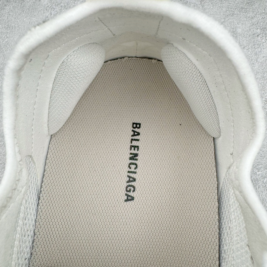 图片[11]-＃VG零售版 BALENCIAGA CIRCUIT 巴黎世家圆头系带LOGO印花低帮老爹鞋 全套原纸板楦头开发 最原汁原味的灵魂版型 全鞋荧光划线卡点 胶水把控整洁度追求极致完美 每一双都是工艺品 多重QC质检 超越公司货的品控标准 实实在在的免检产品 原盒原配 正确字体电绣 粗细、位置、大小正确 侧边TPU 透气孔匹配意产原版 正确分离大底 TPU软底 原版一致大底LOGO 立体感十足 原厂皮料水洗做旧 采购原厂网纱 偏大一码 尺码：35 36 37 38 39 40 41 42 43 44 45 46-选品中心