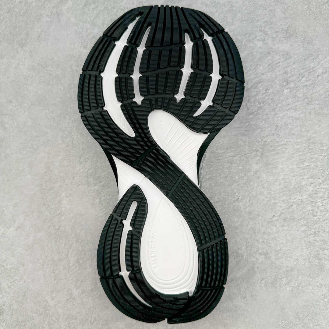 图片[9]-＃VG零售版 BALENCIAGA CIRCUIT 巴黎世家圆头系带LOGO印花低帮老爹鞋 全套原纸板楦头开发 最原汁原味的灵魂版型 全鞋荧光划线卡点 胶水把控整洁度追求极致完美 每一双都是工艺品 多重QC质检 超越公司货的品控标准 实实在在的免检产品 原盒原配 正确字体电绣 粗细、位置、大小正确 侧边TPU 透气孔匹配意产原版 正确分离大底 TPU软底 原版一致大底LOGO 立体感十足 原厂皮料水洗做旧 采购原厂网纱 偏大一码 尺码：35 36 37 38 39 40 41 42 43 44 45 46-选品中心