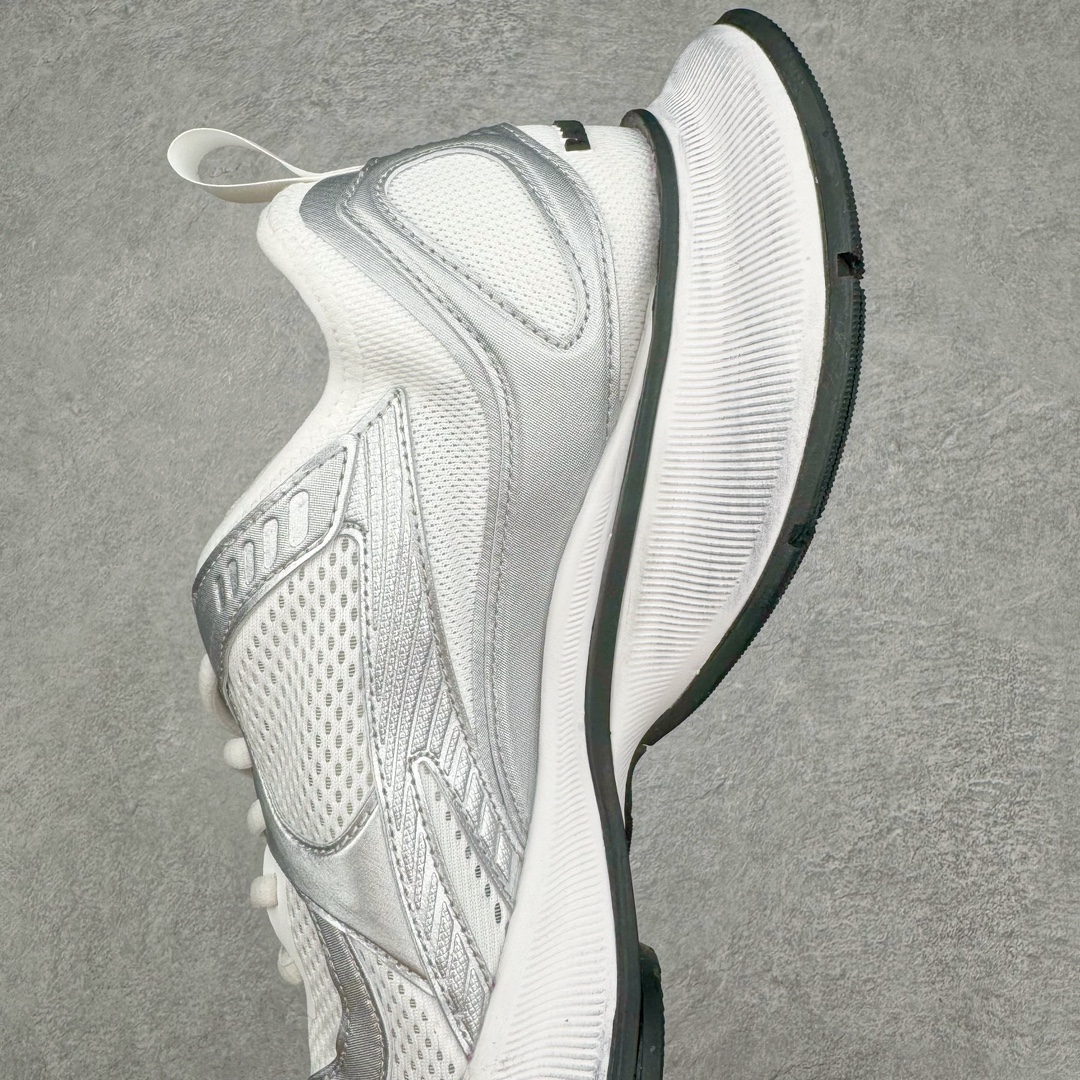 图片[7]-＃VG零售版 BALENCIAGA CIRCUIT 巴黎世家圆头系带LOGO印花低帮老爹鞋 全套原纸板楦头开发 最原汁原味的灵魂版型 全鞋荧光划线卡点 胶水把控整洁度追求极致完美 每一双都是工艺品 多重QC质检 超越公司货的品控标准 实实在在的免检产品 原盒原配 正确字体电绣 粗细、位置、大小正确 侧边TPU 透气孔匹配意产原版 正确分离大底 TPU软底 原版一致大底LOGO 立体感十足 原厂皮料水洗做旧 采购原厂网纱 偏大一码 尺码：35 36 37 38 39 40 41 42 43 44 45 46-选品中心