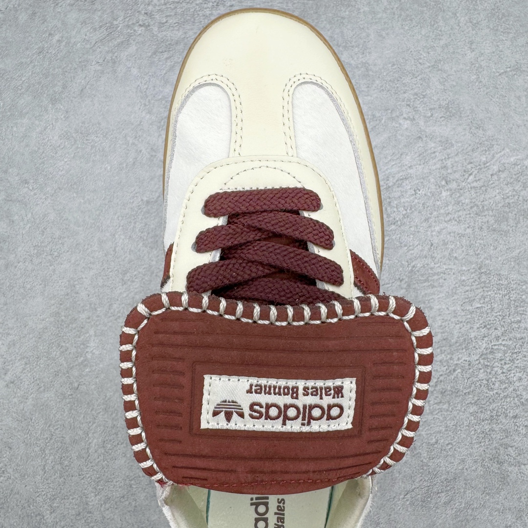 图片[4]-＃S2纯原 Wales Bonner x AD Originals Samba Classic 桑巴舞系列绅士德训足球风百搭低帮休闲运动板鞋 马毛白酒红 IE0586 目前市面最强版本 正确细节皮料 伦敦时装品牌 Wales Bonner 携手Originals 打造 2022 最新春夏联名系列。本次为双方的第四度合作，灵感汲取了设计师 Grace Wales Bonner 对于 70、80 年代 Burkina Faso 音乐、摄影方面的研究，选择 Country 与 Samba 两双经典鞋款进行打造。随着 SAMBA 热风的不断席卷，不少品牌与 adidas Originals 的例行合作款式也逐渐受人关注。目前已经曝光两款全新合作鞋款的 Wales Bonner 如今再度曝光一款全新配色 SAMBA 联名。此次合作款式主打亮银反光配色，丝线编织三道杠以及加长鞋舌设计，想必穿着起来回头率也是不低！尺码：35⅔ 36 36⅔ 37⅓ 38 38⅔ 39⅓ 40 40⅔ 41⅓ 42 42⅔ 43⅓ 44 44⅔ 45-选品中心