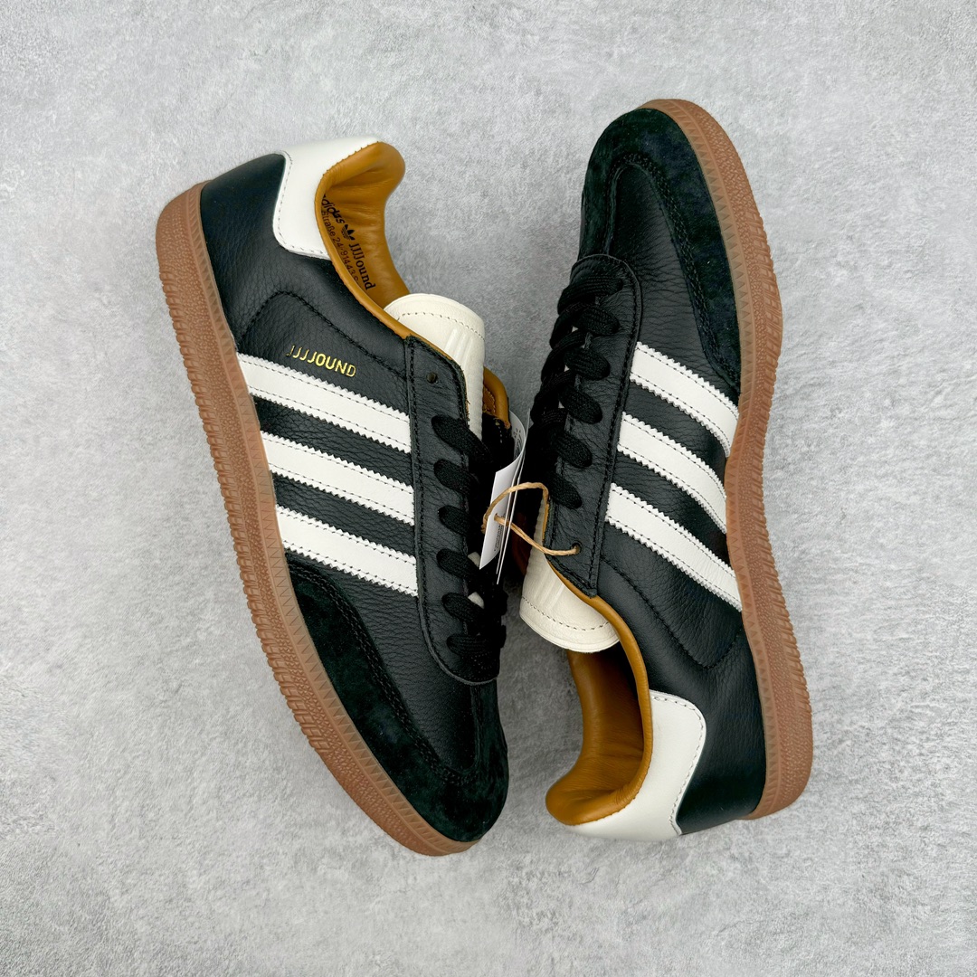 图片[3]-＃S2纯原 JJJJound x AD Originals Samba Classic\\\”Studded Pack Black\\\”桑巴舞系列绅士德训足球风百搭低帮休闲运动板鞋 联名黑白 ID8707 原装头层牛皮加持 正确烫金高频细节 原装纳米超迁皮料 独家私模橡胶大底 原盒原配 正确黑色中底布 过宽过胶 这款桑巴鞋展示了高质量的工艺 带有装饰的超锁缝制和无缝的手感 柔软、柔软的皮革造型和标志性的3条纹完成了精致的外观 正规合身鞋带 鞋面上有绒面鞋垫 橡胶鞋底 享受正畸套筒软感 自50年代首次亮相以来就一直在赢得粉丝的青睐尺码：36 36.5 37.5 38 38.5 39 40 40.5 41 42 42.5 43 44 44.5 45-选品中心