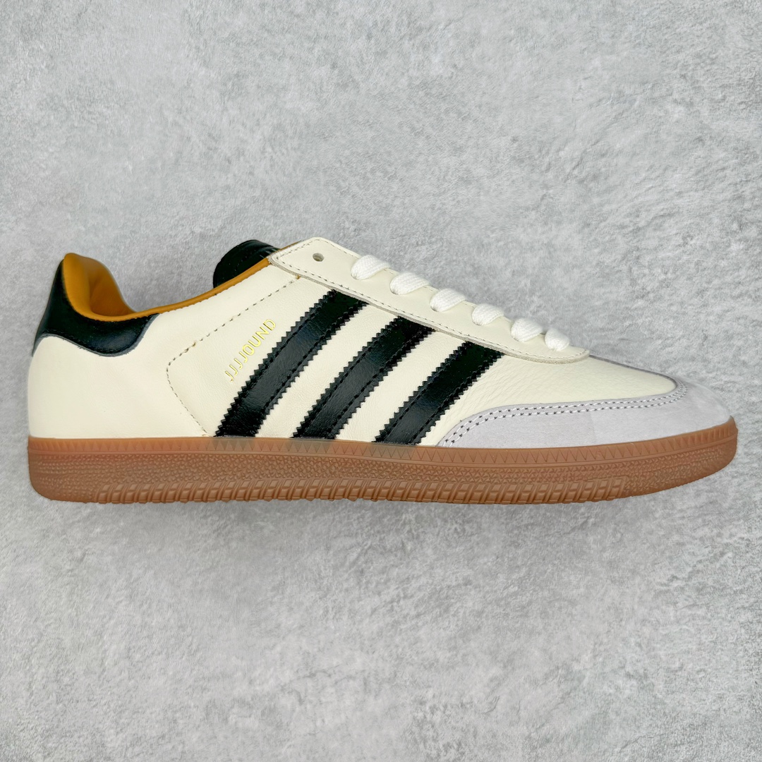 ＃S2纯原 JJJJound x AD Originals Samba Classic\\\”Studded Pack Black\\\”桑巴舞系列绅士德训足球风百搭低帮休闲运动板鞋 联名奶白灰黑 ID8708 原装头层牛皮加持 正确烫金高频细节 原装纳米超迁皮料 独家私模橡胶大底 原盒原配 正确黑色中底布 过宽过胶 这款桑巴鞋展示了高质量的工艺 带有装饰的超锁缝制和无缝的手感 柔软、柔软的皮革造型和标志性的3条纹完成了精致的外观 正规合身鞋带 鞋面上有绒面鞋垫 橡胶鞋底 享受正畸套筒软感 自50年代首次亮相以来就一直在赢得粉丝的青睐尺码：36 36.5 37.5 38 38.5 39 40 40.5 41 42 42.5 43 44 44.5 45-选品中心