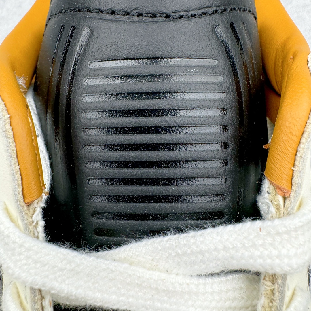 图片[10]-＃S2纯原 JJJJound x AD Originals Samba Classic\\\”Studded Pack Black\\\”桑巴舞系列绅士德训足球风百搭低帮休闲运动板鞋 联名奶白灰黑 ID8708 原装头层牛皮加持 正确烫金高频细节 原装纳米超迁皮料 独家私模橡胶大底 原盒原配 正确黑色中底布 过宽过胶 这款桑巴鞋展示了高质量的工艺 带有装饰的超锁缝制和无缝的手感 柔软、柔软的皮革造型和标志性的3条纹完成了精致的外观 正规合身鞋带 鞋面上有绒面鞋垫 橡胶鞋底 享受正畸套筒软感 自50年代首次亮相以来就一直在赢得粉丝的青睐尺码：36 36.5 37.5 38 38.5 39 40 40.5 41 42 42.5 43 44 44.5 45-选品中心