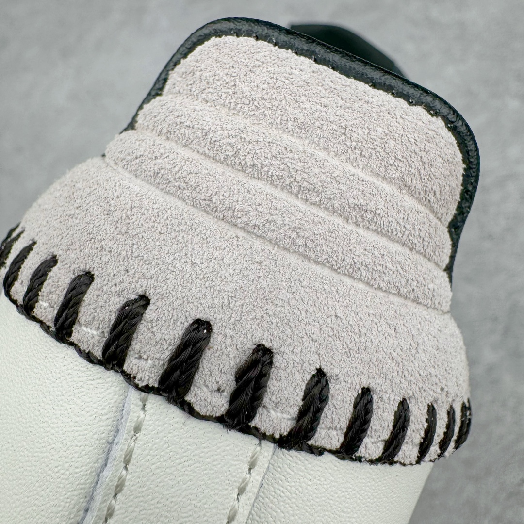 图片[10]-＃S2纯原 AD Original Samba OG 复古经典轻便板鞋 万圣节白黑 JI3931 原装头层牛皮加持 正确烫金高频细节 原装纳米超迁皮料 独家私模橡胶大底 原盒原配 正确黑色中底布 过宽过胶 这款桑巴鞋展示了高质量的工艺 带有装饰的超锁缝制和无缝的手感 柔软、柔软的皮革造型和标志性的3条纹完成了精致的外观 正规合身鞋带 鞋面上有绒面鞋垫 橡胶鞋底 享受正畸套筒软感 自50年代首次亮相以来就一直在赢得粉丝的青睐尺码：36 36.5 37.5 38 38.5 39 40 40.5 41 42 42.5 43 44 44.5 45-选品中心