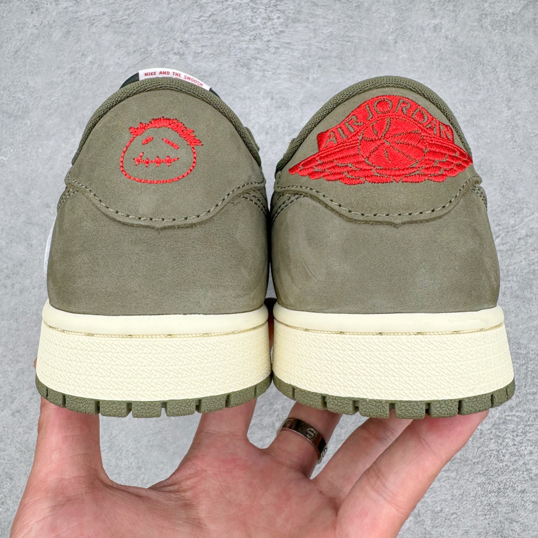 图片[6]-＃FK纯原 Travis Scott x Air Jordan AJ1 Low OG SP TS联名倒钩8.0低帮 白橄榄绿 DM7866-200 外贸高端零售特供批次 产品品控稳定性领先行业 各方面均可对飙L版 良心定价不杀猪 原厂全套原楦原纸板冲刀磨具开发 原厂皮料加持 原厂港宝加持定型后跟R度完美 同源原厂电绣 鬼脸飞翼针数密度立体效果一致 百分百一致原鞋 原厂拉帮工艺 针距密度一致 后跟弧度收口自然不对折 极致一眼正品既视感 进口玻璃冲刀皮料裁剪零毛边 全鞋电脑针车工艺 品控清洁度最高QC检验标准 免检产品 原厂订购鞋盒、鞋标、防尘纸、鞋撑、鞋带 追求极致的原厂味道 尺码：36 36.5 37.5 38 38.5 39 40 40.5 41 42 42.5 43 44 44.5 45 46 47.5 48.5-选品中心