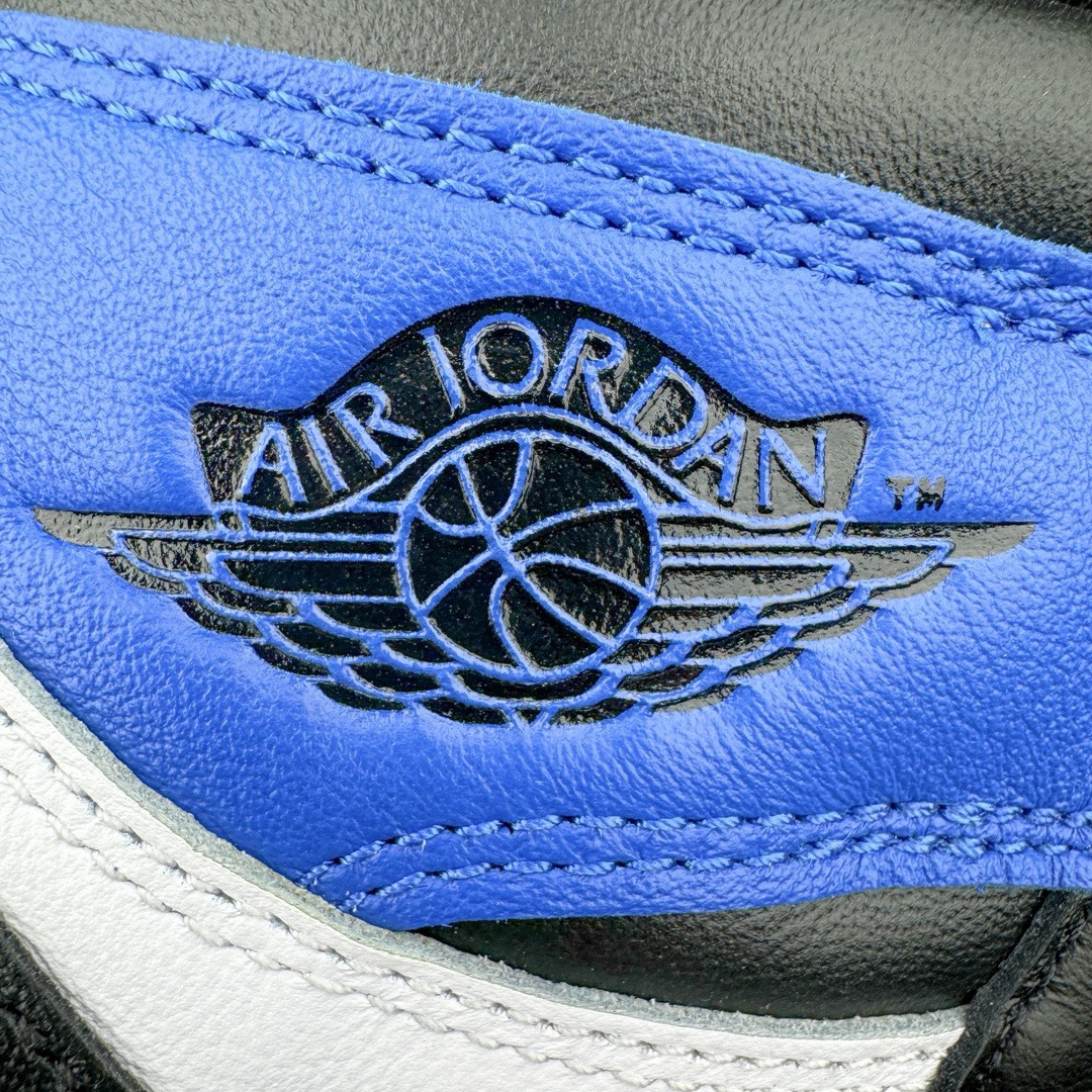 图片[10]-＃FK纯原 Fragment Design x Air Jordan AJ1 Retro High 藤原浩联名大闪电 716371-040 情怀单品 元年老鞋 圈内最强系列 高端零售特供批次 产品品控稳定性领先行业 各方面均可对飙L版 良心定价不杀猪 SZ原厂全套原楦原纸板冲刀磨具开发 原厂皮料加持 原厂港宝加持定型后跟R度完美 同源原厂电绣 飞翼针数密度立体效果一致 百分百一致原鞋 原厂拉帮工艺 针距密度一致 后跟弧度收口自然不对折 极致一眼正品既视感 进口玻璃冲刀皮料裁剪零毛边 全鞋电脑针车工艺 品控清洁度最高QC检验标准 免检产品 原厂订购鞋盒、鞋标、防尘纸、鞋撑、鞋带 追求极致的原厂味道 尺码：40 40.5 41 42 42.5 43 44 44.5 45 46 47.5-选品中心