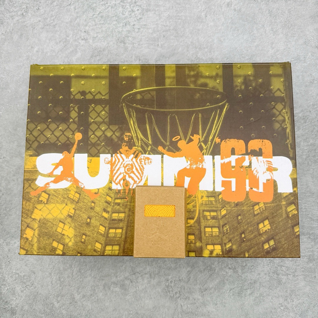 图片[18]-＃FK纯原福利 Union Los Angeles x Bephie\’s Beauty Supply x Air Jordan AJ1 High OG\\\”Woven\\\” 三方联名米白灰编织 FD2565-100 知名大厂出品 外贸特供 整单全码套现 单色整单2000+ 之前4XX的东西 原楦原纸板开发 极致一眼正品既视感 原厂皮料 承诺百分百一致原鞋 鞋面清洁度最高QC检验标准 控制溢胶 飞翼3D高频深度立体 全市场仅此一家 鞋盒、防尘纸 均采购来自原厂 对于将于今年八月到来的 Union x Air Jordan 1 High OG 合作鞋款，其「一举一动」备受瞩目，尽管早前已有多家媒体进行了预测，但都具有较大不确定性，而近日揭开了真容。2023 款 Union x Air Jordan 1 High OG「WOVEN」向 Air Footscape Woven（一款以其不对称编织设计而闻名的生活方式跑鞋，于 2000 年代后期首次亮相。）轮廓致敬， 用元年款风格的「中性灰」配色，全皮革打造，整个鞋身包裹着编织细节，其他细节包括 Swoosh 上的狼灰色细节、「NK Air」鞋舌标签，以及侧后部带有外露的绿色缝线。「UN/LA」签名标签则是位于双色仿旧橡胶鞋底的外侧。后跟上的BBS联名则来自于主理人妻子的品牌Bephie\’s Beauty Supply，可以说这次算是三方合作。尺码：41 42 42.5 43 44 44.5 45 46 47.5-选品中心