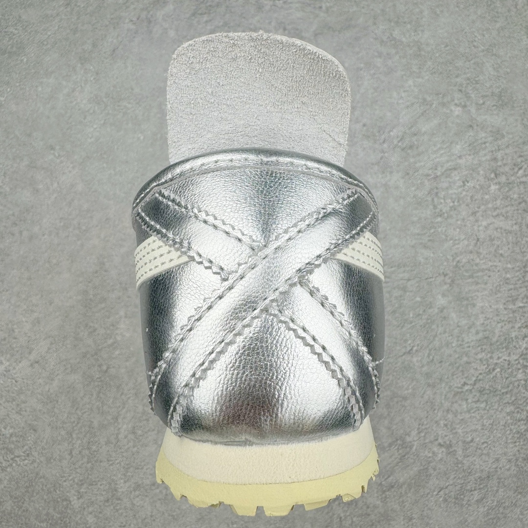 图片[8]-＃HK纯原 Asics Onitsuka Tiger MEXICO 66 亚瑟士鬼冢虎复古经典板鞋 市场最强版本 头层小羊皮加持 海外订单工厂出品 超成熟稳定的做工品控 原装全套纸板楦头开发 原汁原味 完美呈现版型 私模正确鞋底咬花纹路 一比一鞋头弧度高度鞋身弧度 绝不口嗨 细节品控鞋型随意秒杀市面 原档咬花纹路私模大底 一个单元有六个三角形 总体形拼接呈现花瓣状 官方四联吊牌 原装Ortholite轻量化鞋垫 原盒原配 质保卡 说明书 钢印防尘纸 纸板中底带钢印 乳胶组合鞋垫 支持全方位的对比专柜 产品从款式颜色造型上体现出追求舒适和细节的完美 鞋类更是推崇手工制作的严谨与完美 融舒适性与可穿性的设计风格 注重细节的完美和别致魅力 既保持稳重 又不失轻松的时尚感 尺码：36 37 37.5 38 39 39.5 40 40.5 41.5 42 42.5 43.5 44 45 46-选品中心