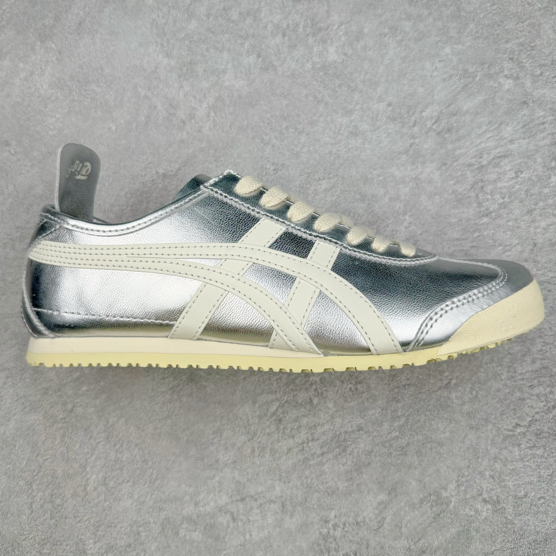 ＃HK纯原 Asics Onitsuka Tiger MEXICO 66 亚瑟士鬼冢虎复古经典板鞋 市场最强版本 头层小羊皮加持 海外订单工厂出品 超成熟稳定的做工品控 原装全套纸板楦头开发 原汁原味 完美呈现版型 私模正确鞋底咬花纹路 一比一鞋头弧度高度鞋身弧度 绝不口嗨 细节品控鞋型随意秒杀市面 原档咬花纹路私模大底 一个单元有六个三角形 总体形拼接呈现花瓣状 官方四联吊牌 原装Ortholite轻量化鞋垫 原盒原配 质保卡 说明书 钢印防尘纸 纸板中底带钢印 乳胶组合鞋垫 支持全方位的对比专柜 产品从款式颜色造型上体现出追求舒适和细节的完美 鞋类更是推崇手工制作的严谨与完美 融舒适性与可穿性的设计风格 注重细节的完美和别致魅力 既保持稳重 又不失轻松的时尚感 尺码：36 37 37.5 38 39 39.5 40 40.5 41.5 42 42.5 43.5 44 45 46-选品中心