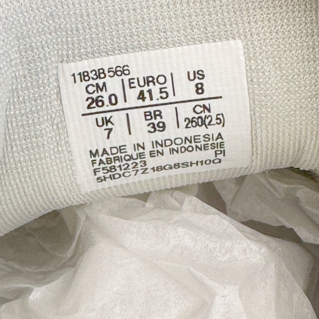 图片[11]-＃HK纯原 Asics Onitsuka Tiger MEXICO 66 亚瑟士鬼冢虎复古经典板鞋 市场最强版本 头层小羊皮加持 海外订单工厂出品 超成熟稳定的做工品控 原装全套纸板楦头开发 原汁原味 完美呈现版型 私模正确鞋底咬花纹路 一比一鞋头弧度高度鞋身弧度 绝不口嗨 细节品控鞋型随意秒杀市面 原档咬花纹路私模大底 一个单元有六个三角形 总体形拼接呈现花瓣状 官方四联吊牌 原装Ortholite轻量化鞋垫 原盒原配 质保卡 说明书 钢印防尘纸 纸板中底带钢印 乳胶组合鞋垫 支持全方位的对比专柜 产品从款式颜色造型上体现出追求舒适和细节的完美 鞋类更是推崇手工制作的严谨与完美 融舒适性与可穿性的设计风格 注重细节的完美和别致魅力 既保持稳重 又不失轻松的时尚感 尺码：36 37 37.5 38 39 39.5 40 40.5 41.5 42 42.5 43.5 44 45 46-选品中心