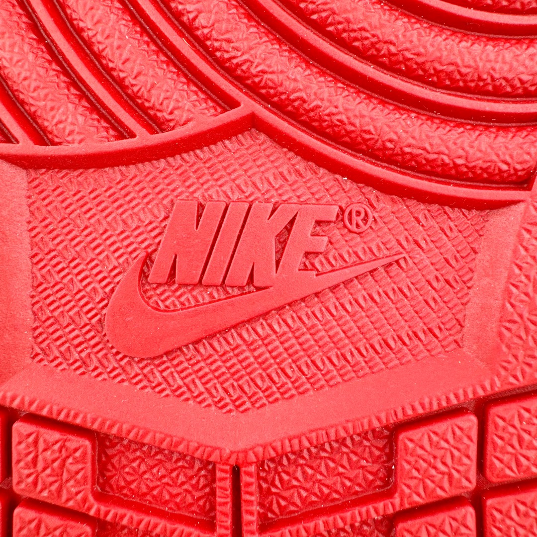 图片[22]-＃Ljr特供 Air Jordan AJ1 Retro High 高帮芝加哥白红 555088-101 全新改良批次 圈内最强倒钩系列 恪守真诚 承诺混一赔十 高端零售裸鞋圈特供批次 SZ原厂全套原楦原纸板冲刀磨具开发 原厂皮料加持 原厂港宝加持定型后跟R度完美 同源原厂电绣 飞翼针数密度立体效果一致 百分百一致原鞋 原厂拉帮工艺 针距密度一致 后跟弧度收口自然不对折 极致一眼正品既视感 进口玻璃冲刀皮料裁剪零毛边 全鞋电脑针车工艺 品控清洁度最高QC检验标准 免检产品 原厂订购鞋盒、鞋标、防尘纸、鞋撑、鞋带 追求极致的原厂味道 尺码：40.5 41 42 42.5 43 44 44.5 45 46 47.5 48.5-选品中心