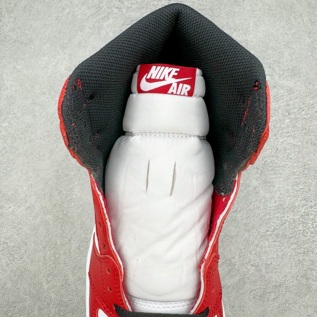 图片[5]-＃Ljr特供 Air Jordan AJ1 Retro High 高帮芝加哥白红 555088-101 全新改良批次 圈内最强倒钩系列 恪守真诚 承诺混一赔十 高端零售裸鞋圈特供批次 SZ原厂全套原楦原纸板冲刀磨具开发 原厂皮料加持 原厂港宝加持定型后跟R度完美 同源原厂电绣 飞翼针数密度立体效果一致 百分百一致原鞋 原厂拉帮工艺 针距密度一致 后跟弧度收口自然不对折 极致一眼正品既视感 进口玻璃冲刀皮料裁剪零毛边 全鞋电脑针车工艺 品控清洁度最高QC检验标准 免检产品 原厂订购鞋盒、鞋标、防尘纸、鞋撑、鞋带 追求极致的原厂味道 尺码：40.5 41 42 42.5 43 44 44.5 45 46 47.5 48.5-选品中心