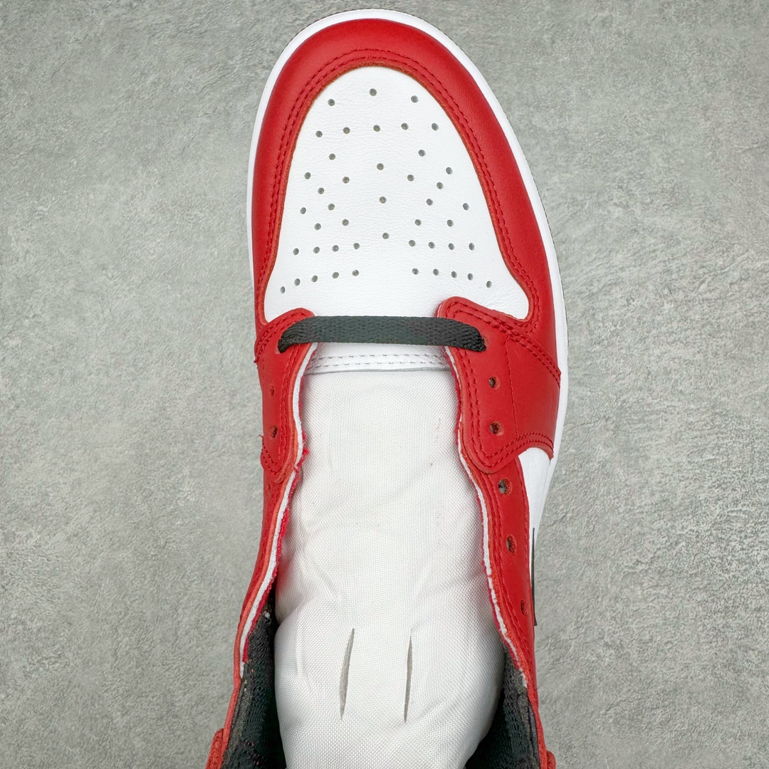 图片[4]-＃Ljr特供 Air Jordan AJ1 Retro High 高帮芝加哥白红 555088-101 全新改良批次 圈内最强倒钩系列 恪守真诚 承诺混一赔十 高端零售裸鞋圈特供批次 SZ原厂全套原楦原纸板冲刀磨具开发 原厂皮料加持 原厂港宝加持定型后跟R度完美 同源原厂电绣 飞翼针数密度立体效果一致 百分百一致原鞋 原厂拉帮工艺 针距密度一致 后跟弧度收口自然不对折 极致一眼正品既视感 进口玻璃冲刀皮料裁剪零毛边 全鞋电脑针车工艺 品控清洁度最高QC检验标准 免检产品 原厂订购鞋盒、鞋标、防尘纸、鞋撑、鞋带 追求极致的原厂味道 尺码：40.5 41 42 42.5 43 44 44.5 45 46 47.5 48.5-选品中心