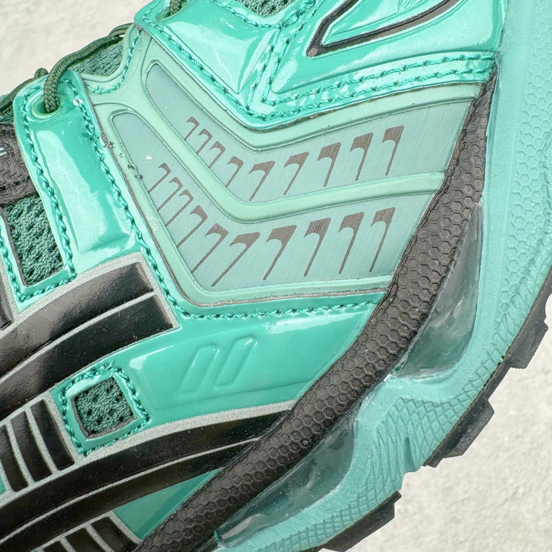 图片[13]-＃FA ASICS GEL-KAYANO 14 亚瑟士K14系列户外复古潮流百搭织物合成革缓震休闲跑步鞋 原装纸板楦头开发 独家私模五层组合大底 原厂定制缓震硅胶加持 原盒原配 官方四联吊牌 原装Ortholite轻量化鞋垫 设计师 Hidenori Yamashita 以「Flash」一词为灵感 创造出未来感金属色鞋面 改造升级内在性能 由内而外全面革新 为 GEL-KAYANO 家族传承及经典跑鞋文化的延续 创下里程碑式作品 K14跑鞋重新诠释了复古的跑步形状 并以其 2000 年代后期的美学理念重新铺装 银色与蓝色的鞋面极为高档 网面铺陈与鞋面、鞋头多处细节位增添了透气性 鞋后跟部中底上以及多密度耐磨鞋底增加了 GEL 缓震胶 提供高抗冲击性、缓冲性、可保护脚部免受地面冲击的影响 穿着舒适性十足 尺码：35.5 36 37 37.5 38 39 39.5 40.5 41.5 42 42.5 43.5 44 45-选品中心