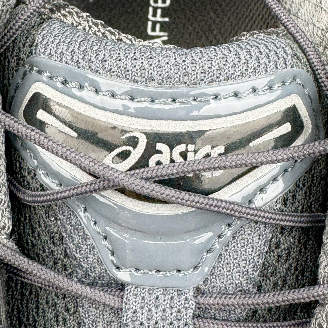 图片[10]-＃FA ASICS GEL-KAYANO 14 亚瑟士K14系列户外复古潮流百搭织物合成革缓震休闲跑步鞋 原装纸板楦头开发 独家私模五层组合大底 原厂定制缓震硅胶加持 原盒原配 官方四联吊牌 原装Ortholite轻量化鞋垫 设计师 Hidenori Yamashita 以「Flash」一词为灵感 创造出未来感金属色鞋面 改造升级内在性能 由内而外全面革新 为 GEL-KAYANO 家族传承及经典跑鞋文化的延续 创下里程碑式作品 K14跑鞋重新诠释了复古的跑步形状 并以其 2000 年代后期的美学理念重新铺装 银色与蓝色的鞋面极为高档 网面铺陈与鞋面、鞋头多处细节位增添了透气性 鞋后跟部中底上以及多密度耐磨鞋底增加了 GEL 缓震胶 提供高抗冲击性、缓冲性、可保护脚部免受地面冲击的影响 穿着舒适性十足 尺码：35.5 36 37 37.5 38 39 39.5 40.5 41.5 42 42.5 43.5 44 45-选品中心